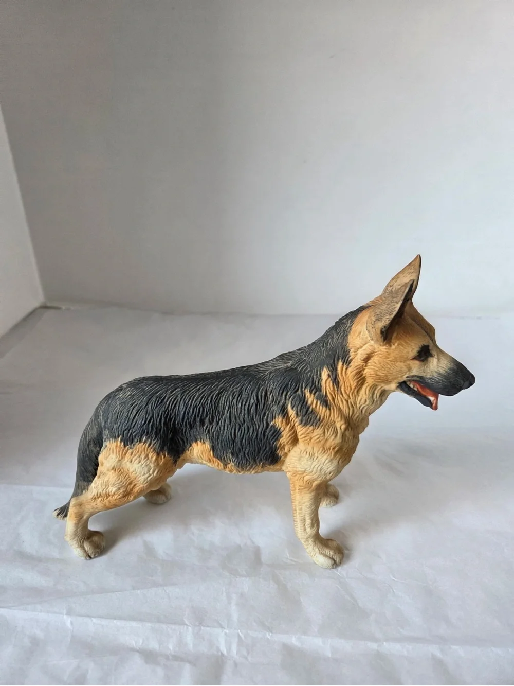 Vintage Andrea By Sadek German Shepherd Figurine Porcelin/ Ceramic - Picture 1 of 8